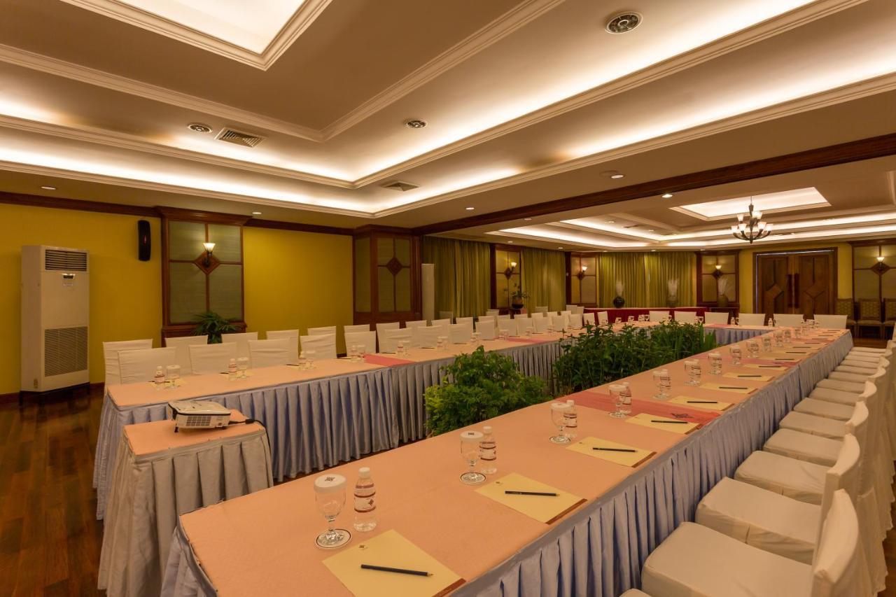 Prince Angkor Hotel & Spa Siem Reap Ngoại thất bức ảnh